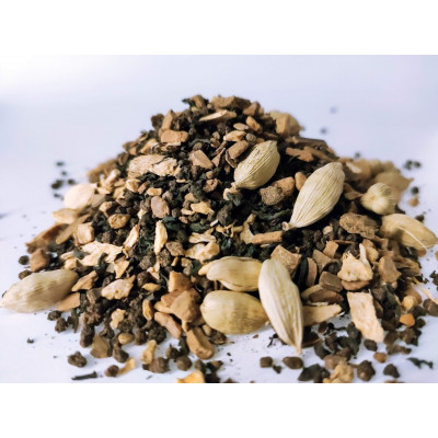 Herbata Assam z aromatycznymi dodatkami